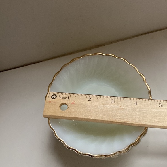 Anchor Hocking milk glass bowls with gold trim and scalloped edge - Picture 8 of 8